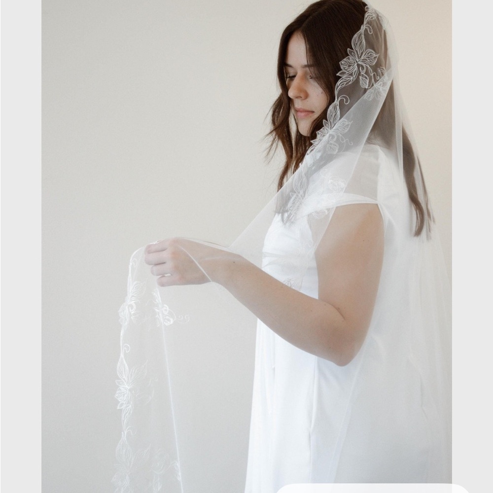 Rose buds embroidered wedding veil